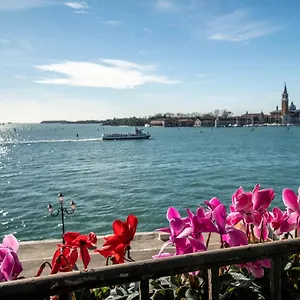 https://fenix-turandot-penthouse.hotelinveneto.com