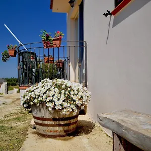 https://villa-chiara-montallegro.sicilyhotelsitaly.net